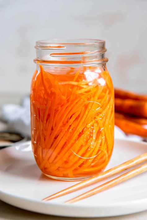 Quick Pickled Carrots Pickling Carrots Quick, German Pickled Vegetables, Mid West Recipes, Dill Pickle Carrots, Pickled Carrots Vietnamese Recipe, Picked Carrots Recipe, Quick Pickled Carrots Asian, Sweet Pickled Carrots, Japanese Pickled Carrots