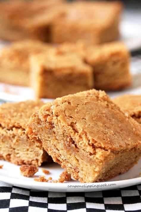 Biscoff Cake Recipe, Biscoff Butter, Blondie Dessert, Biscoff Recipes, Blondie Recipe, Biscoff Cookie Butter, Bear Recipes, Sweet Temptation, Biscoff Cookies