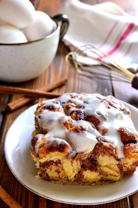 Cinnamon Roll French Toast Casserole, French Toast Bites, Cinnamon Roll French, Cinnamon Roll Icing, French Toast Bake Recipe, Cinnamon Roll French Toast, Toast Casserole, French Toast Bake, French Toast Casserole