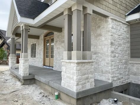 Rock House Exterior, Stone Veneer Exterior, Austin White, Stone Exterior Houses, White Siding, Stone Exterior, Brick Exterior House, Stone Cladding, House Siding