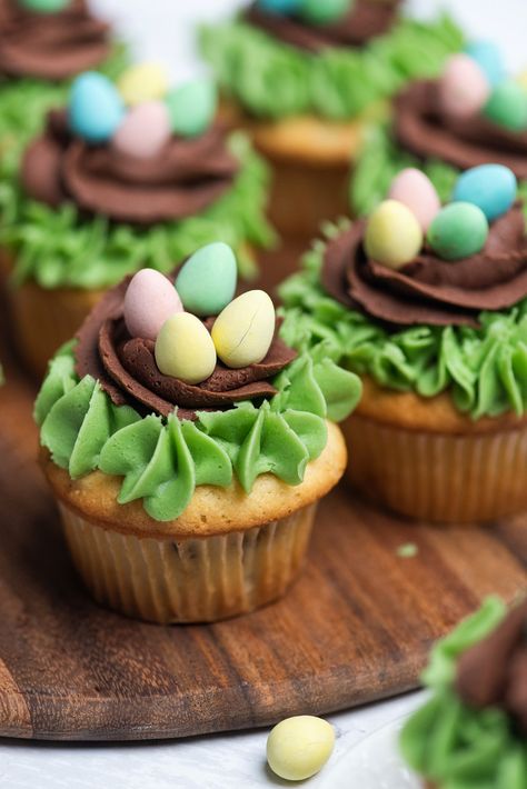 Mini Eggs Cupcakes, Easter Cupcakes With Mini Eggs, Cupcakes For Easter Ideas, Easter Nest Cupcakes, Mini Easter Cupcakes, Easter Egg Cupcakes, Easter Mini Cakes, Easter Cupcake Ideas Easy, Easter Cupcake Decorating Ideas