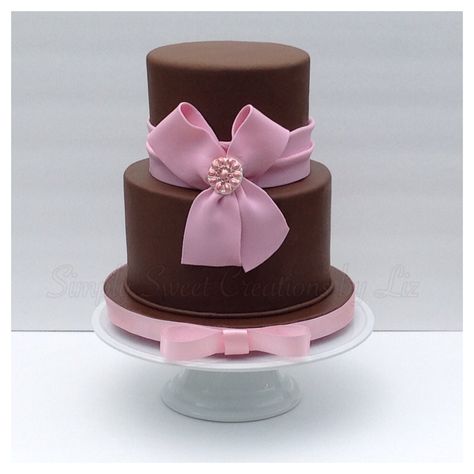 Pink and brown birthday cake Pink And Brown Birthday Cake, Pink And Brown Cake, Brown Birthday Cake, Chocolate Brown Dress, Pink And Brown, Brown Dress, Birthday Cakes, Chocolate Brown, Pastel Colors