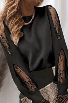 Lace Cutout, Chic Type, Legging Outfits, Fitted Blouses, Elegant Blouses, Trend Fashion, Fashion Sewing, Fashion Tops, Classy Outfits