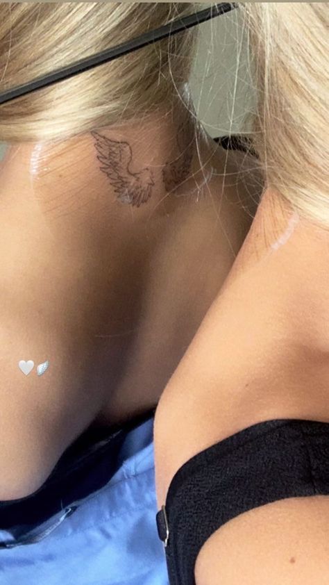 Wing Back Of Neck Tattoo, Angel Wing Tattoo On Back Women, Angle Wings Tattoo Back Of Neck, Wing On Neck Tattoo, Angel Wings Tattoo Aesthetic, Angel Wings Behind Neck Tattoo, Angel Wings On Back Of Neck, Aesthetic Angel Wings Tattoo, Warrioress Tattoo