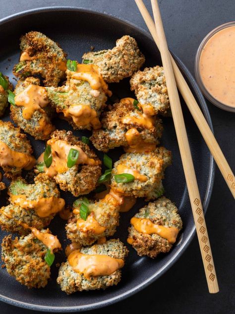 Broccoli Wings, Bang Bang Broccoli, Vegetarian Appetizers Easy, Air Fryer Broccoli, Vegan Wings, Cooking Avocado, Bang Bang Sauce, Fried Broccoli, Air Fried Food