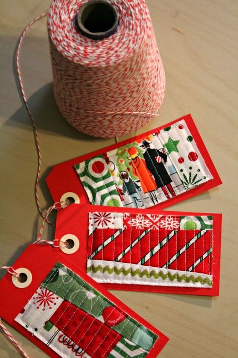 Fabric Christmas Cards, Quilted Christmas Gifts, Free Quilt Tutorials, Scrap Projects, Christmas Quilting, Sew Mama Sew, Christmas Sewing Projects, Gift Wrap Tags, Gift Tags Diy