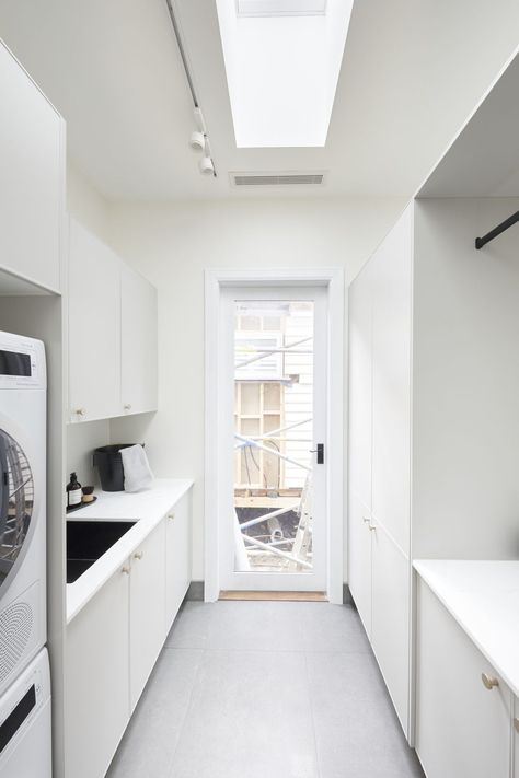 Laundry Room Skylight, Skylight In Laundry Room, Laundry Skylight, Kitchen Extension Open Plan, Utility Ideas, Small Utility Room, Hallway Laundry, Skylight Design, Small Utility