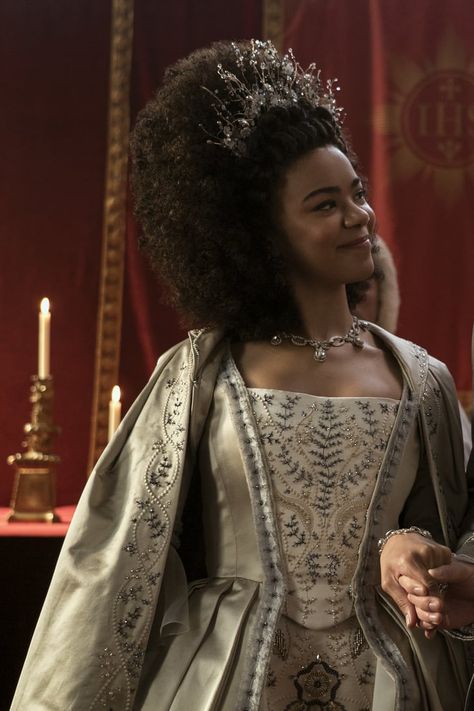 Queen Charlotte Hairstyles, Queen Charlotte Hair, Bridgerton Hairstyles, Fashionable Characters, Film Princess, Queen Charlotte A Bridgerton Story, Black Royalty, Black Princess, Keep Dreaming