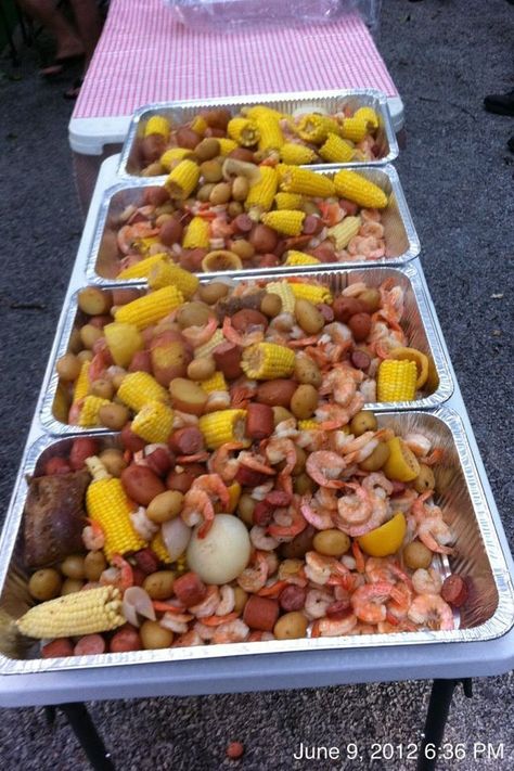 Shrimp Boil Party Ideas, Boil Shrimp, Shrimp Boil Party, Low Country Boil Party, Crab Boil Party, Rehearsal Dinner Ideas, Crawfish Party, Seafood Boil Party, Different Types Of Food