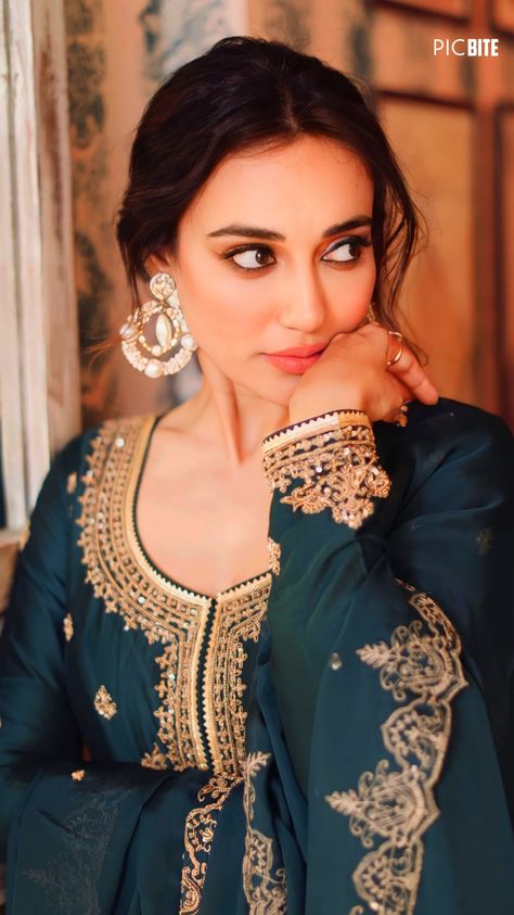 Surbhi Jyoti Wallpaper Surbhi Jyoti Saree, Surabhi Jyoti, Surbhi Jyoti, Beautiful Pakistani Dresses, Traditional Indian Outfits, Indian Gowns Dresses, Pakistani Dress, Indian Gowns, Celebrity Beauty