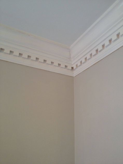 We have started a complete overhaule of our dining room and are so excited to show you an amazing trick we found! Here's how to paint dentil moulding, the easy way! Molding Paint Ideas, Crown Molding Paint Ideas, Dentil Crown Molding, Montgomery Homes, Dental Molding, Molding Ceiling, Dentil Moulding, Pop False Ceiling Design, Dining Room Paint