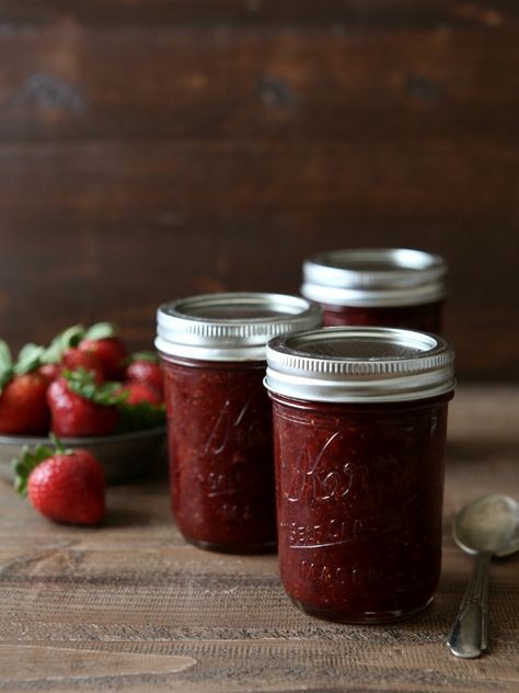 A few secret ingredients take this basic pectin-free strawberry jam from great to fabulous. It really is the best strawberry jam! Strawberry Jam Recipe No Pectin, Homemade Strawberry Preserves, Easy Strawberry Jam, Strawberry Jam Recipe, Homemade Strawberry Jam, Strawberry Preserves, Jam And Jelly, Jam Recipe, Jelly Recipes