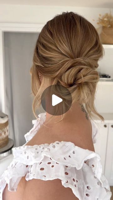 Wedding Hair Stylist | Bridal Makeup Artist | Essex | London on Instagram: "🙌🏻 HIT SAVE 🙌🏻 Textured Low Bun ✨ LOVE effortless looking hair styles that aren’t over worked and full of product 👌🏻  SAVE for your trials 🫶🏻  For all bridal hair and makeup bookings in Essex London Suffolk please follow the contact link in my bio 🫶🏻 - - - - - - #weddinghairessex #texturedupdo #effortlesslychic #essexweddinghair #essexbridalhair  #suffolkweddinghair #gaynespark #leezpriory #blakehall #greatlodgewedding #gosfieldhall #baddowparkhouse #crondonpark #channelswedding #hatfieldplace  #weddinghairstylistessex #bridalhairstylistessex #bridalhairlondon #londonbridalhair #bridalhairandmakeupessex #essexhairandmakeup #londonhairandmakeup #londonweddinghairandmakeup #suffolkweddinghairandmakeup  #bra Low Simple Wedding Bun, Bridal Updo Low Bun With Veil, Low Wedding Bun With Veil, Loose Low Bun Wedding Hair With Veil, 2024 Bridal Hair, Low Bun Wedding Hair Tutorial, Bridal Low Bun, Textured Low Bun, Low Bridal Bun