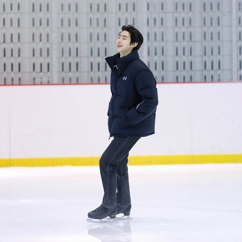 Sunghoon Ice Skating, Sunghoon Enhypen, Aesthetic Icon, Kpop Aesthetic, Ice Skating, Skating