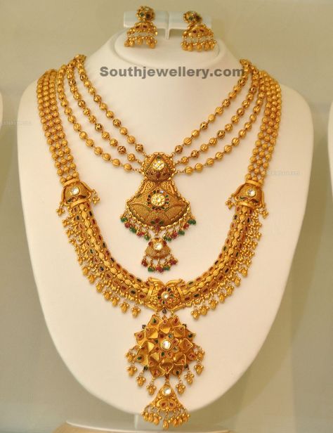 khazana jewellery - Google Search Khazana Jewellery, Gold Temple Jewellery, Choker Designs, Accessoires Iphone, Antique Bridal Jewelry, Wedding Jewellery Collection, Gold Bride Jewelry, Gold Bangles Design, Gold Fashion Necklace