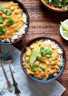 Pumpkin Chickpea, Red Lentil Curry, Vegan Slow Cooker Recipes, Vegan Crockpot Recipes, Vegan Appetizer, Vegan Crockpot, Chickpea Curry Recipe, Vegan Slow Cooker, Savory Pumpkin Recipes