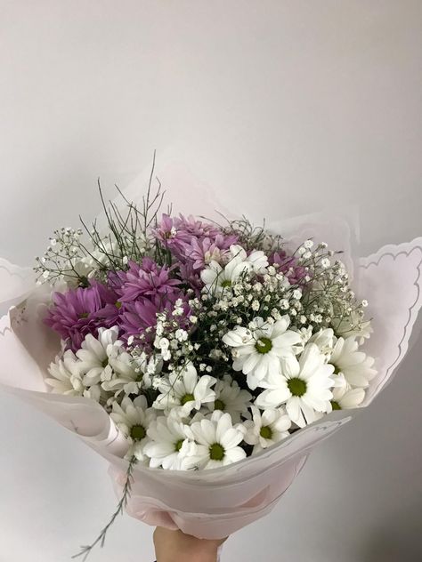 White And Purple Flower Bouquet, Purple White Bouquet, White And Purple Bouquet, Gf Proposal, White And Purple Flowers, Purple Flower Bouquet, 28 October, Purple And White Flowers, Purple Bouquet