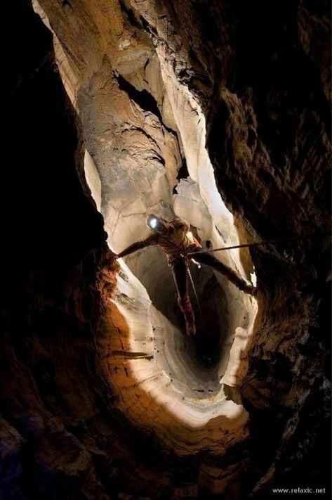 Krubera Cave, located in the country of Georgia, is the deepest cave on Earth.  It takes 27 days to reach the bottom. Cave Photos, Underground Caves, Cave Diving, Outdoors Tattoo, Caving, Celebrity Travel, Travel Design, Amazing Adventures, Rock Climbing