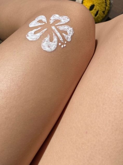 16 Aesthetic Beach Sunscreen Tattoo Design Ideas 2010's Aesthetic, Hippie Beach Aesthetic, Youtuber Goals, Sunscreen Tattoo, Tan Tattoo, Hippie Summer, Summer Tattoo, Wattpad Book, Drawing Tattoo