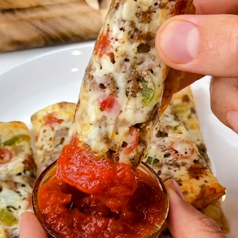 Low Carb Pizza Roll Ups, Keto Pizza Roll Ups, Pizza Roll Ups, Pizza Roll Up, Pizza Roll, Supreme Pizza, High Protein Low Carb Recipes, Protein Snack, Craving Pizza