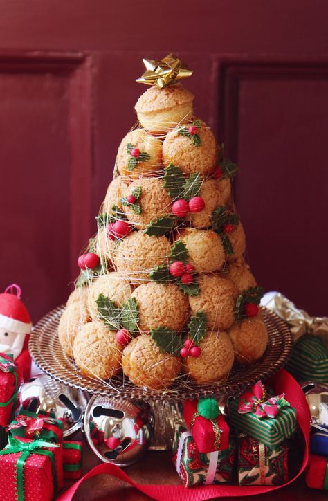 Winter Torte, Peppermint Marshmallows, Croquembouche, Holiday Sweets, Meal Planning Ideas Healthy, Simple Meal Planning, Chocolate Pastry, Meal Planning Ideas, Royal Icing Decorations