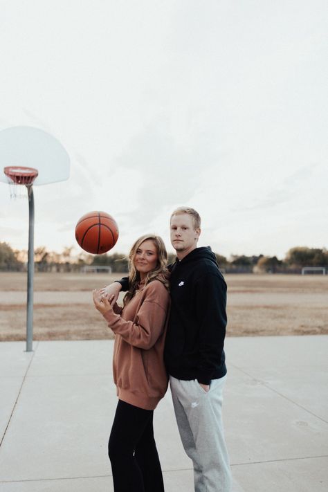 Basketball Couple Pictures, Basketball Engagement Photos, Basketball Wedding, Basketball Family, Basketball Couples, Creative Shoots, Fam Photos, Basketball Photos, Engagement Pictures Poses