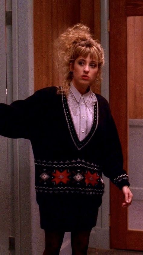 Twin Peaks Inspired Outfits, Twin Peaks Aesthetic Fashion, Lucy Twin Peaks, Twin Peaks Outfits, Twin Peaks Inspired Fashion, Twin Peaks Costume, Twin Peaks Aesthetic, 80s Winter Fashion, 80s Knitwear