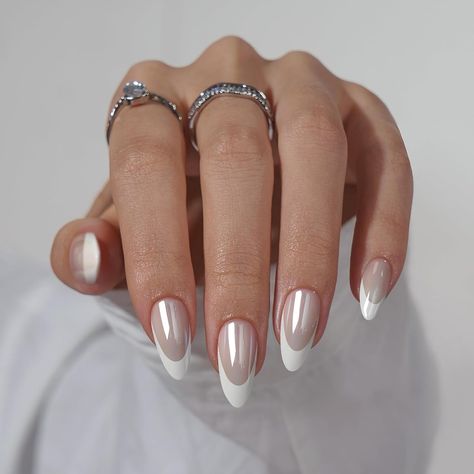 Trendy White French Chrome Powder Nails French Chrome Almond Nails, Chrome White Nails Almond, White French With Chrome, Chrome Powder Nails, Swan Nails, Chrome French Tip, Press On Nails White, White Chrome Nails, Chrome French