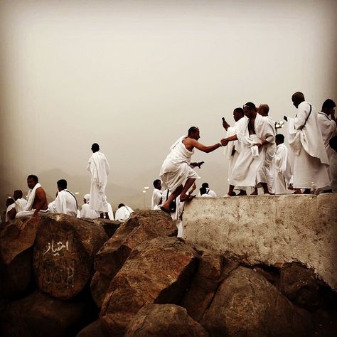 Insta:@nelly_alsalem What Is Hajj, Sacred Well, Pilgrimage To Mecca, Hajj Pilgrimage, Idol Worship, Religious Education, Islamic Posters, المملكة العربية السعودية, Sacred Places