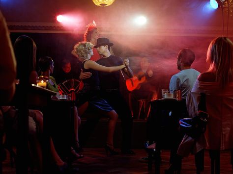 Bars In Paris, Dance Bar, Salsa Bar, Moulin Rouge Paris, Irish Dance Costume, Bar Dance, Latin Dancing, Salsa Dance, Argentina Travel