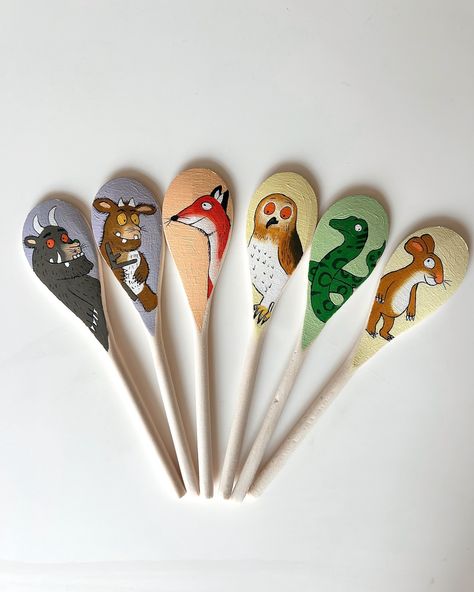 The Gruffalo’s Child inspired story spoons perfect for allowing children to interact and retell their favourite stories 🌳 Shop in my bio 🤍 #thegruffalo #thegruffaloschild #juliadonaldson #juliadonaldsonbooks #storyspoons #storyspoon A Squash And A Squeeze, Highway Rat, Story Spoons, Julia Donaldson Books, Gruffalo's Child, Painted Crafts, Story Sack, Julia Donaldson, Story Stone