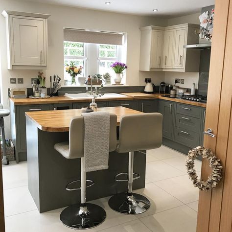 Small Kitchen Diner, Kitchen Diner Extension, Open Plan Kitchen Dining Living, Small Kitchen Tables, Small Kitchen Island, Open Plan Kitchen Dining, Open Plan Kitchen Living Room, Kitchen Dining Living, Kitchen Diner