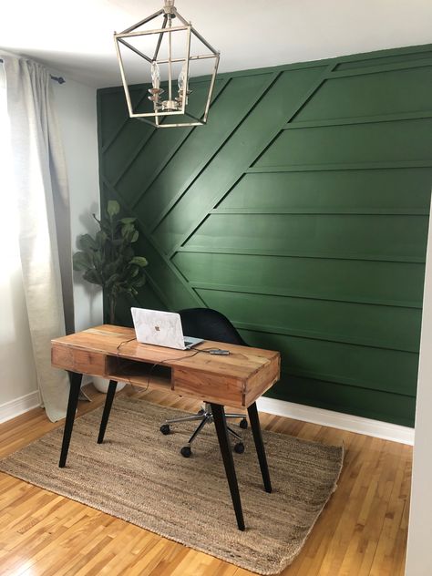 Home Office Decor Green Walls, Forest Green Office With Gold, Office Desk Color Ideas, Green And Beige Home Office, Dark Blue And Green Office, Jade Green Office Walls, Dark Green And Gold Office Decor, Office Dark Green Accent Wall, Emerald Green Wall Office