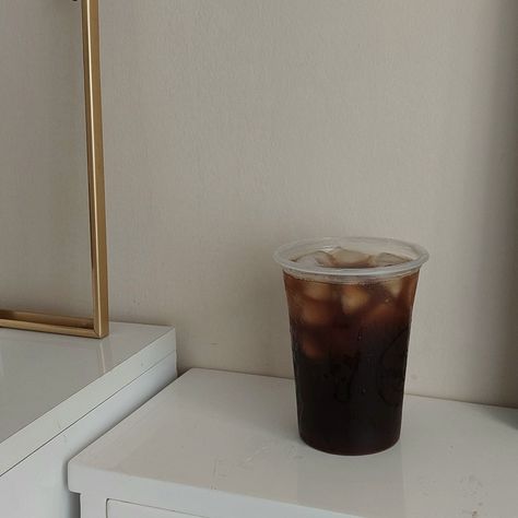 Coffee Aesthetic Americano, Iced Tea Aesthetic Korean, Black Iced Coffee Aesthetic, American Coffee Aesthetic, Canned Coffee Aesthetic, Americano Iced Coffee, Aesthetic Cup Of Coffee, Korean Iced Americano, Korean Coffee Aesthetic