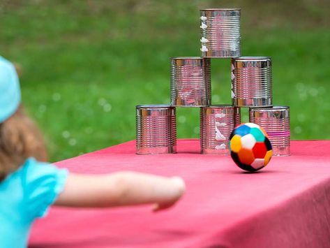 Oud Hollandse spelletjes - Leuk voor 'n kinderfeestje, Koningsdag & meer! Ball Games For Kids, Vintage Circus Theme, Funny Party Games, Birthday Party Games For Kids, Bowling Games, Painting Birthday, Ball Games, Pool Ball, Fun Party Games