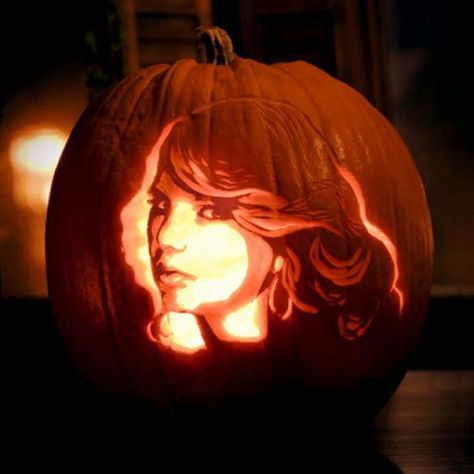 Taylor Swift looking FIERCE in this pumpkin! Description from maximumpop.co.uk. I searched for this on bing.com/images Taylor Swift Information, Taylor Swift Pumpkin Carving, Taylor Swift Pumpkin, Hours Painting, Pumpkin Carving Tips, Easy Pumpkin Carving, Pumpkin Carving Designs, Funny Morning Pictures, Pumpkin Carving Ideas