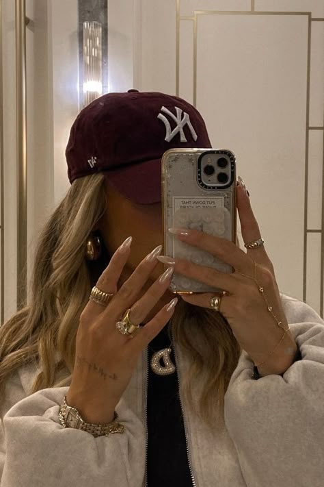 the perfect nail color doesn’t exi… @dndgel sandy nude with pearl chrome on top is giving everything it needs to give 💅🏼🦪🤍🫧 it's the perfect fall neutral nail and the best way to get an at home glazed donut manicure! use code DELANEY $$ off! Yankees Cap Outfit, Glazed Donut Manicure, Delaney Childs, Ny Cap, Running Errands Outfit, Chunky Gold Jewelry, Yankees Cap, Errands Outfit, Body Con Dress Outfit