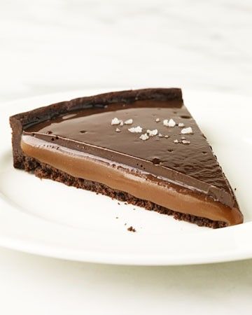 Recipes from "Martha Bakes" - Create timeless tart desserts using pate sucree, or tart shell dough. Caramel Tart Recipe, Salted Caramel Chocolate Tart, Caramel Tarts, Chocolate Caramel Tart, Chocolate Silk Pie, Caramel Tart, Chocolate Pie, Salted Caramel Chocolate, White Plate