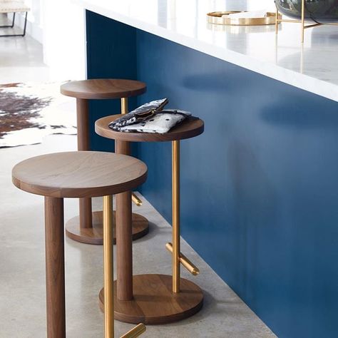 DWR Spot Stool. @hermanmiller @menuworld @skultuna1607 @michaelanastassiades @gamfratesi @studiotheresarand Simple Modern Bar Stool, Stool With Shelves, Kursi Bar, Michael Anastassiades, Kitchen Counter Stools, Dining Stools, Stool Design, Creative Furniture, Design Del Prodotto