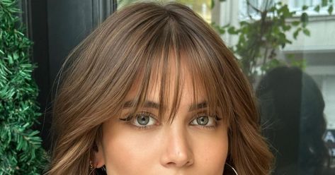 Elevate your look with these 22 beautiful bottleneck bangs. There's a style for everyone in this article, from curly hair to face-framing effects; find your inspiration here. Click the article link for more photos and inspiration like this // Photo Credit: Instagram @leventkilic0 // #bangs #bangshair #bangsinspo #bottleneckbangs #bottleneckbangscurlyhair #bottleneckbangshair #bottleneckbangsstraighthair #bottleneckbangswithlayers Bottleneck Bangs, Layered Hair With Bangs, Square Face Hairstyles, Bangs Hairstyles, Bangs With Medium Hair, Fuller Hair, Curly Hair With Bangs, Spiral Staircase, Asian Hair