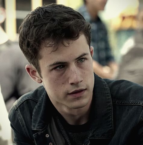 13 Reasons Why 13 Reasons Why Pfp, Clay Jensen Season 4, Clay Jensen Icon, Dylan Minnette 13 Reasons Why, 13 Reasons Why Clay Jensen, Nerdy Bf, Clay 13 Reasons Why, 13 Reasons Why Netflix, Justin Foley