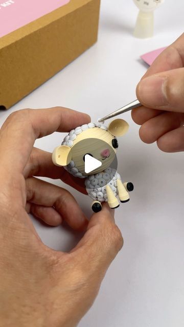 Artoholic on Instagram: "NEW DIY KIT ALERT!  Meet Woolly the Lamb  Your adorable crafting companion! With her irresistibly cute appearance, Woolly is more than just a DIY project; she’s a friend in the making.  Learn 3d quilling with Woolly the Lamb. Follow along with our step-by-step tutorial video, designed to make learning 3D quilling easy and enjoyable for crafters of all skill levels.  WHAT’S INSIDE THE KIT? * QR code to access step-by-step video tutorial. * 3mm quilling strips:- #5 Beige. * 1.5mm quilling strips:- #1 Black, #3 White, & #19 Pink. * Paper cutout. * Quilling mould. * Quilling needle. * Tweezer. * Glue.  Link in bio ( @artoholic.in )  #3dquilling #diykits #art" Lamb Diy Craft, Quilling Tutorial Step By Step, Quilling Easy, Quilling Gifts, 3d Paper Quilling, Quilling Videos, Quilling 3d, Your Adorable, 3d Quilling