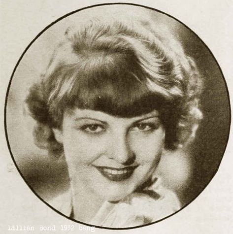 1930 Hairstyles, Bob Styling, 1930s Hollywood, 1930s Hair, Hollywood Beauty, Vintage Bob, Old Hollywood Movies, Beauty Spot, Beauty Tricks