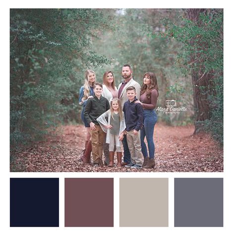 Family Photos Purple Color Palettes, Dusty Purple Family Photos, Purple Fall Family Photos, Mauve Family Photo Outfits, Fall Photoshoot Color Scheme, Colors For Family Pictures, Picture Color Schemes, Fall Photo Outfits, Earth Tone Palette