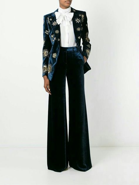 Velvet Pant Suit, Blue Velvet Pants, Velvet Pant, Chique Outfits, Velvet Suit, Wedding Cocktail, Dream Style, Pant Suit, Velvet Blazer