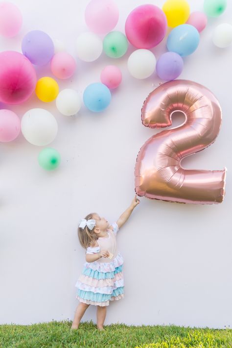 Second Birthday Party Decorations, Bubbles Party, Two Years Old Birthday Girl, 2nd Birthday Photo Shoot Ideas Indoor, Two Year Old Birthday Photos, Two Year Old Birthday Party, 2nd Birthday Pictures Outside, 1st Birthday Photoshoot Bubbles, Second Birthday Bubble Theme