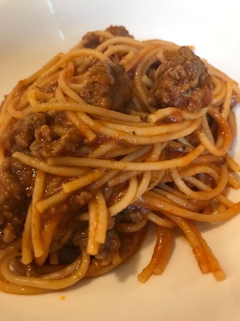 Instant Pot Spaghetti with Meat Sauce Cosori Recipes, Banana Souffle, Instant Pot Spaghetti Recipe, Spaghetti With Meat Sauce, Meat Cooking Times, Spaghetti With Meat, Food Spaghetti, Dessert Banana, Classic Chili Recipe