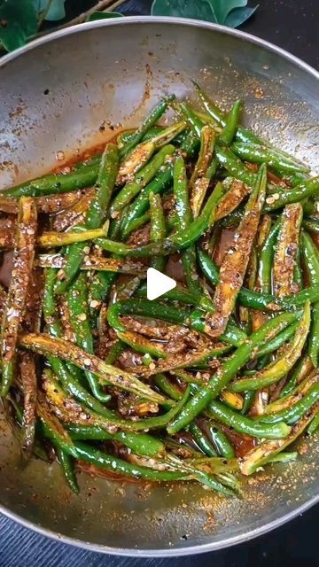 FoodieKlix 🧿 on Instagram: "Green Chilli Pickle  Save and try this later🥰 ✳️❇️➖Follow➖❇️✳️  @foodieklix  ☑️Use #foodieklix   to get featured  Ingredients:-  * 250 Gms Green chillies *1 Tsp Cumin Seed * 2 Tbsp Saunf * 1 Tsp Methi Dana * 2 Tsp Mustard Seeds * 1 Cup Mustard Oil * 1 Tsp Haldi * 1 Tsp Kalonji * 1 Tsp Red Chilli Powder * Salt to taste * 5-6 Tsp Vinegar  #picklerecipe #greenchillipickle #pickle #chillipickle #foodbloggers #mumbaifoodbloggers #indianfoodbloggers #trending #trendingrecipes #trendingreels #viralvideos #cookingvideos #explorepage #uniquefood #easyrecipes #quickrecipes #recipevideos #recipecreator" Green Chilli Pickle Recipe, Green Chilli Recipes, Indian Fruit Salad Recipe, Chilli Pickle Recipe, Green Chilli Pickle, Pickled Fruit, Chilli Pickle, Jar Covers, Beginner Henna