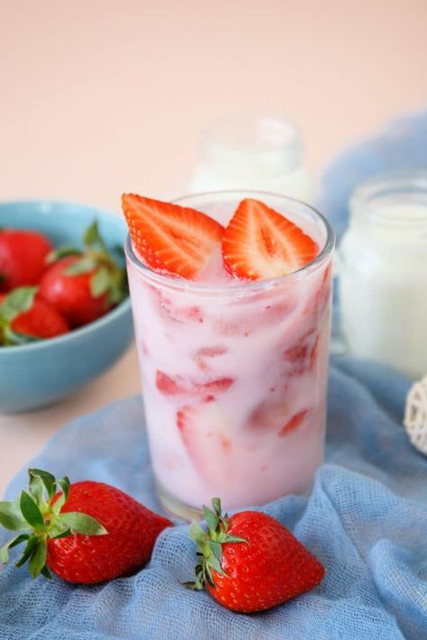 Strawberry Refresher - mom makes dinner