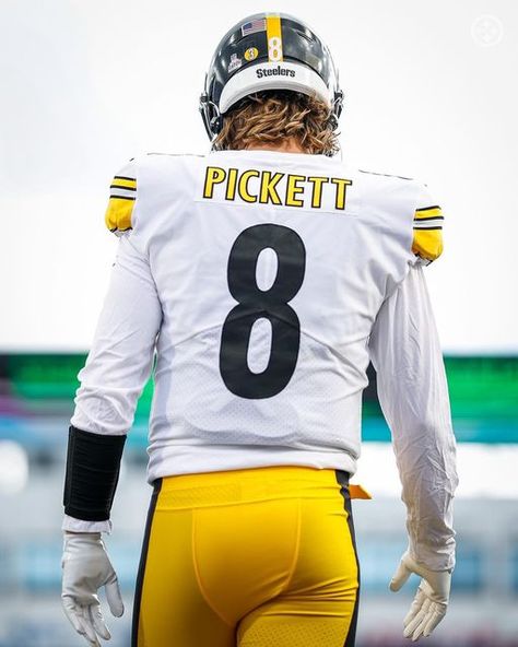 Kenny Pickett, Pittsburgh Steelers Wallpaper, Pittsburgh Steelers Players, Nfl Steelers, Cincinnati Reds Baseball, Pittsburgh Steelers Football, Pittsburgh Sports, Steeler Nation, Steelers Football